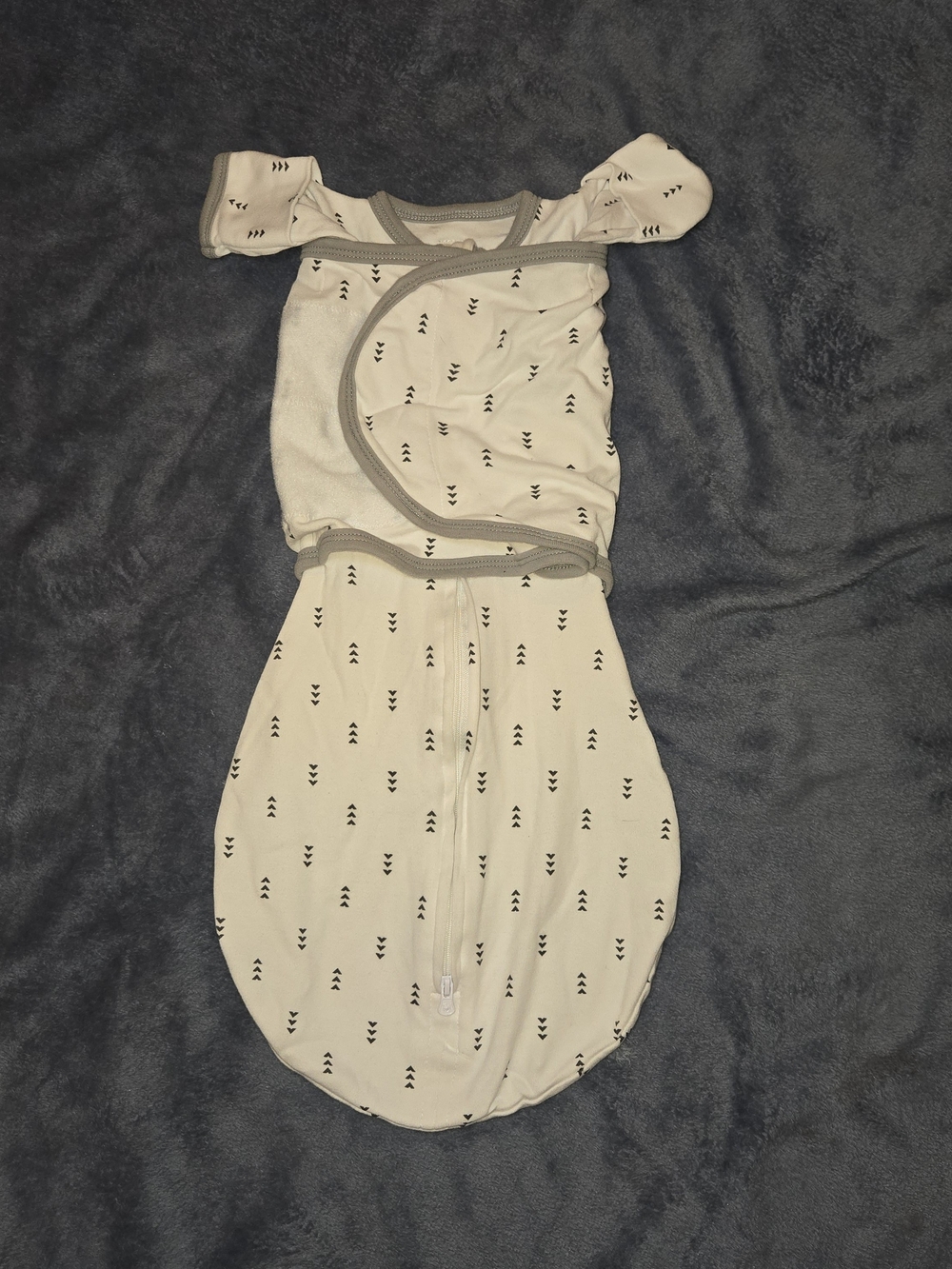 Swaddle Designs Swaddle Sack with Gray Trim and Black Arrow Print
